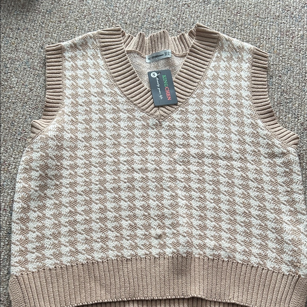 Houndstooth Knit Sweater Vest